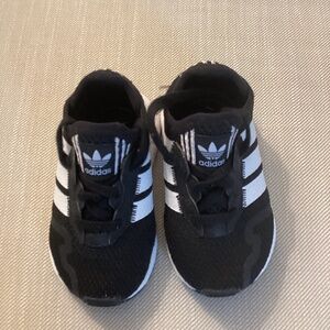 Toddler Boy tennis shoes
